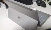 持ち運び用にはこれで十分。家でもタブレットとして使えます。（Microsoft Surface Go（第１世代））